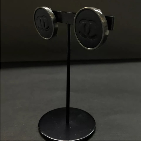 CHANEL CC Logo Black & Silver Tone Earrings - Picture 4 of 8